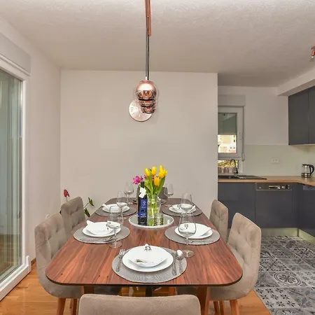 Easy Times Appartement *